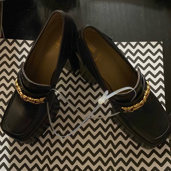 Sam Edelman Platform Loafers, Black Leather with Gold Accent Chain, Size 8 NWIB - Picture 1 of 6